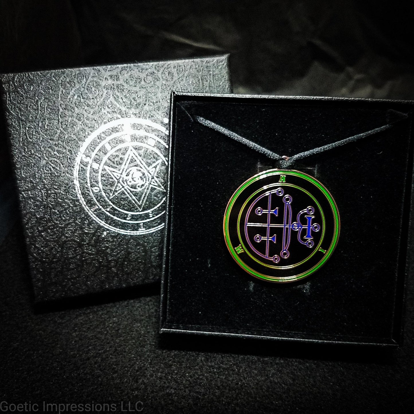 Magus Aim sigil medallion.