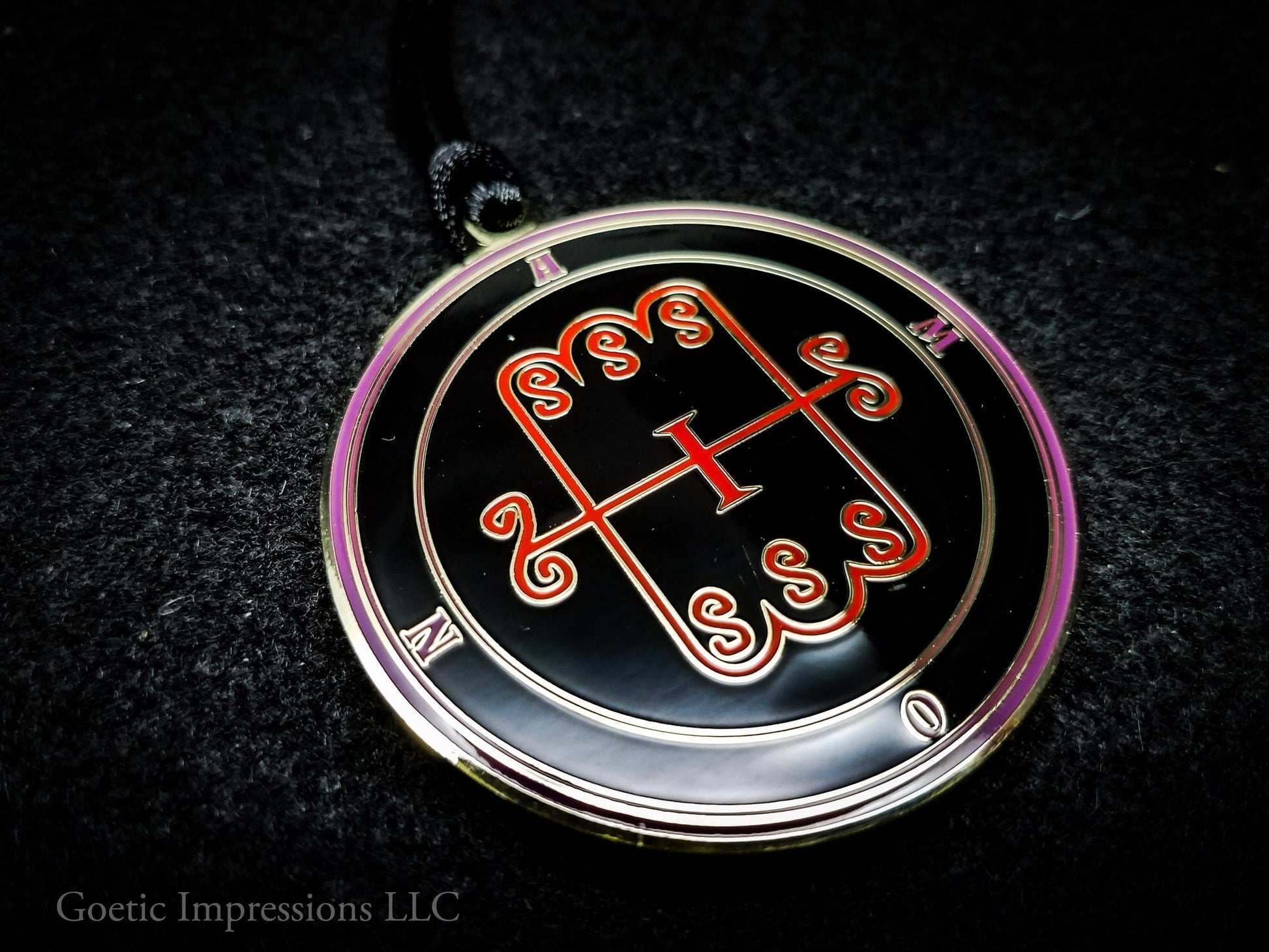 Amon seal medallion