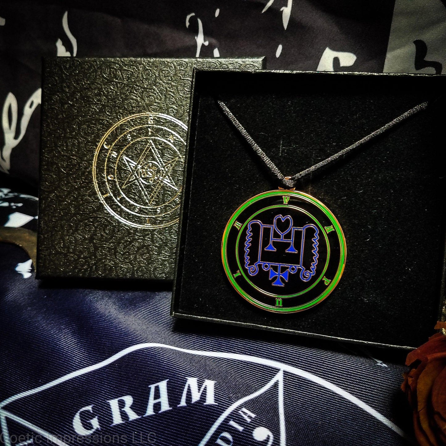 Magus Vapula medallion with gift box