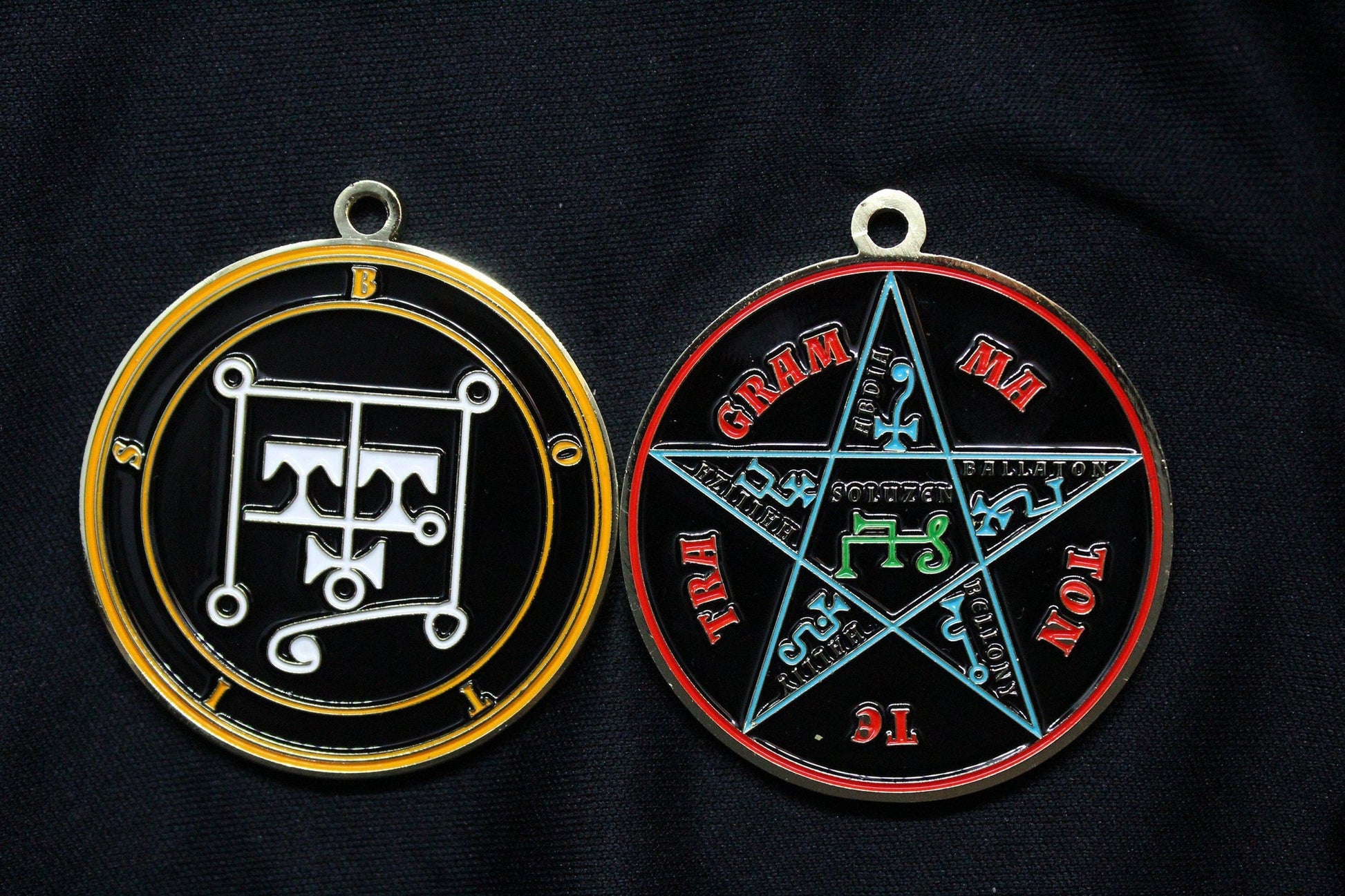 Botis seal pendant with pentagram of solomon on opposite side