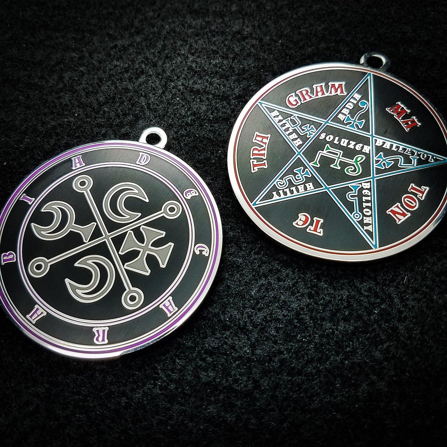 Decarabia sigil pendant with pentacle of solomon on reverse side